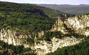 The Aveyron Gorges below Saint-Antonin